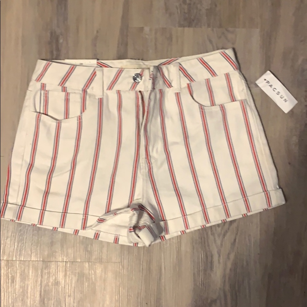 White jean shorts with stripes